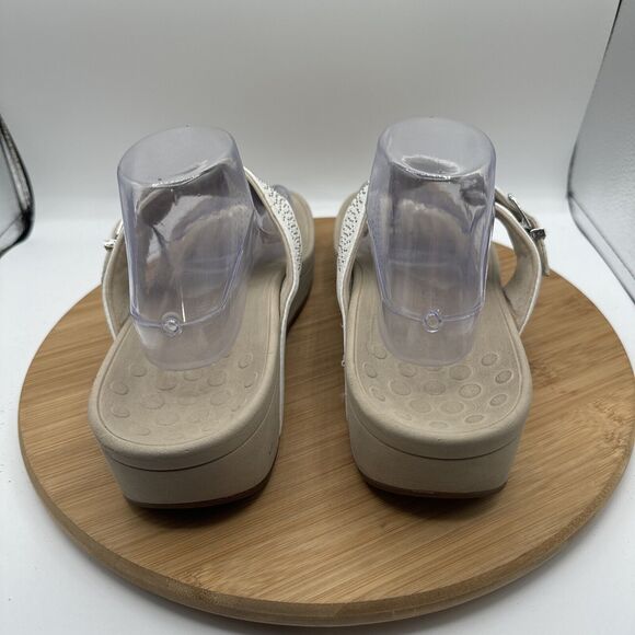 Vionic Capitola Womens Size 11 Sandals White Fabric Platform Studded Thong - Picture 4 of 8
